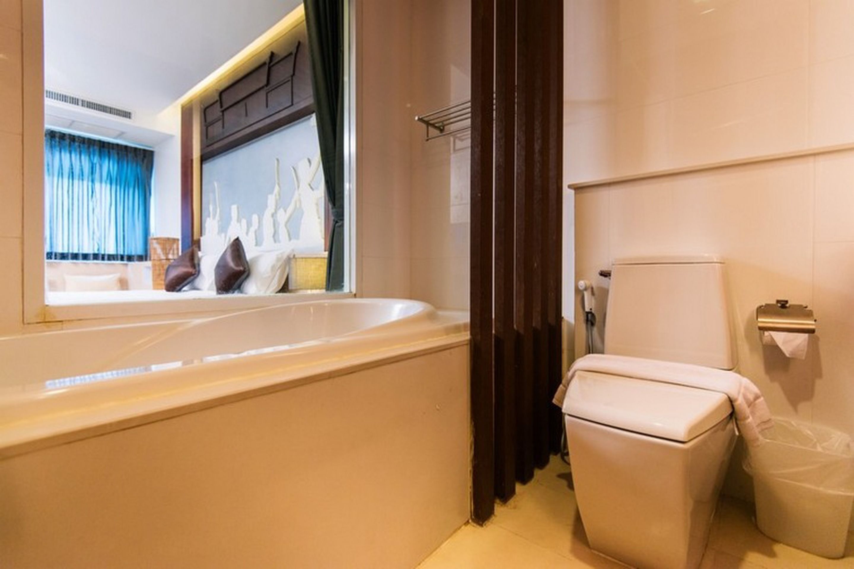 shower, free toiletries, hair dryer, bathrobes