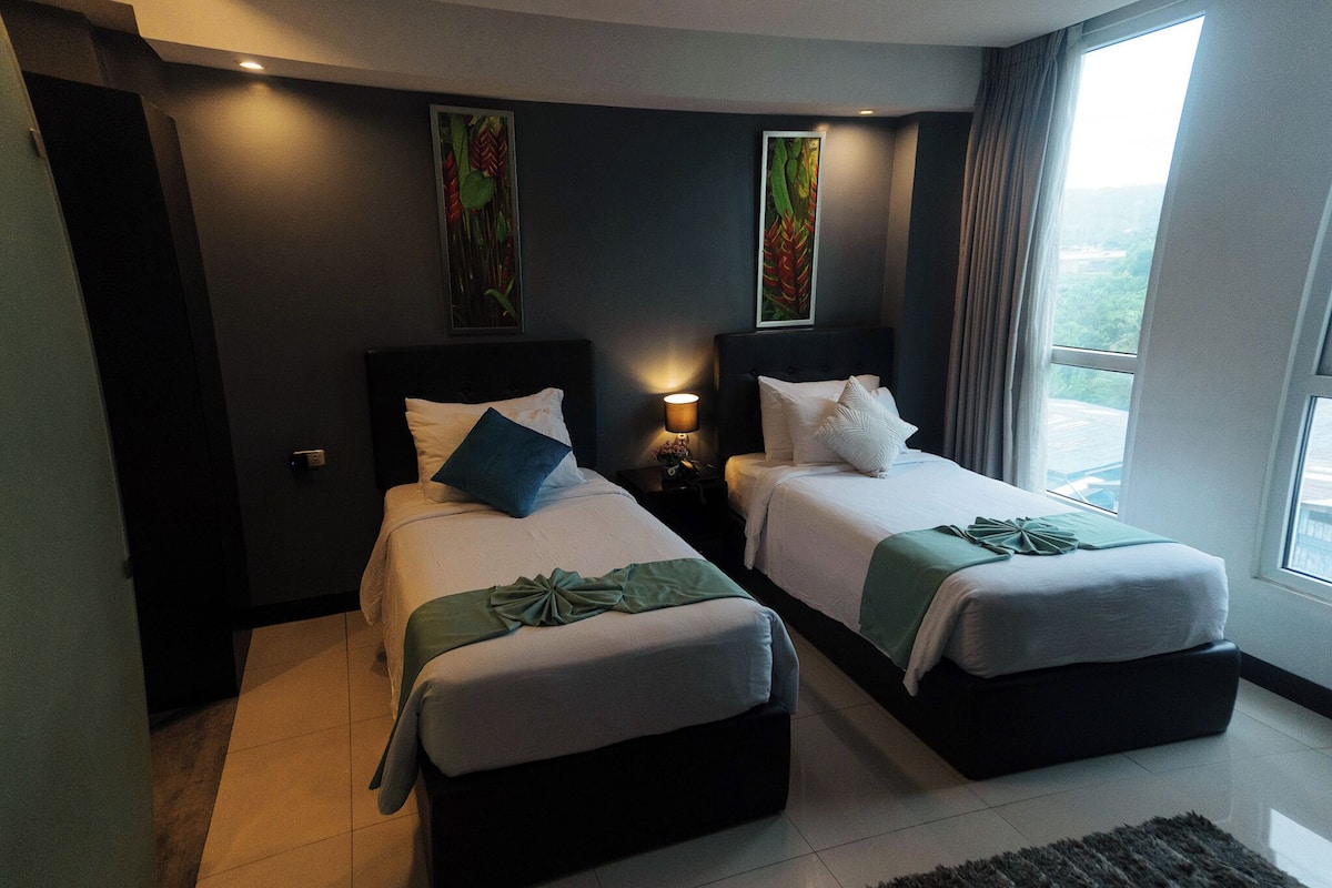 Deluxe Twin Room | Premium bedding, pillow-top beds, blackout curtains, free WiFi