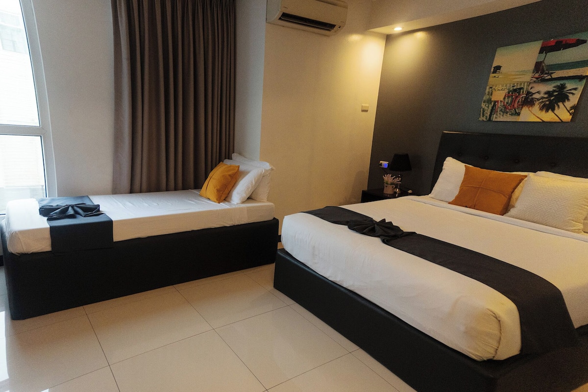 Deluxe Double Room, Multiple Beds | Premium bedding, pillow-top beds, blackout curtains, free WiFi