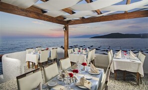 2 restaurants, breakfast, lunch, dinner served; international cuisine - Kustur Club Holiday Village (Kusadasi)