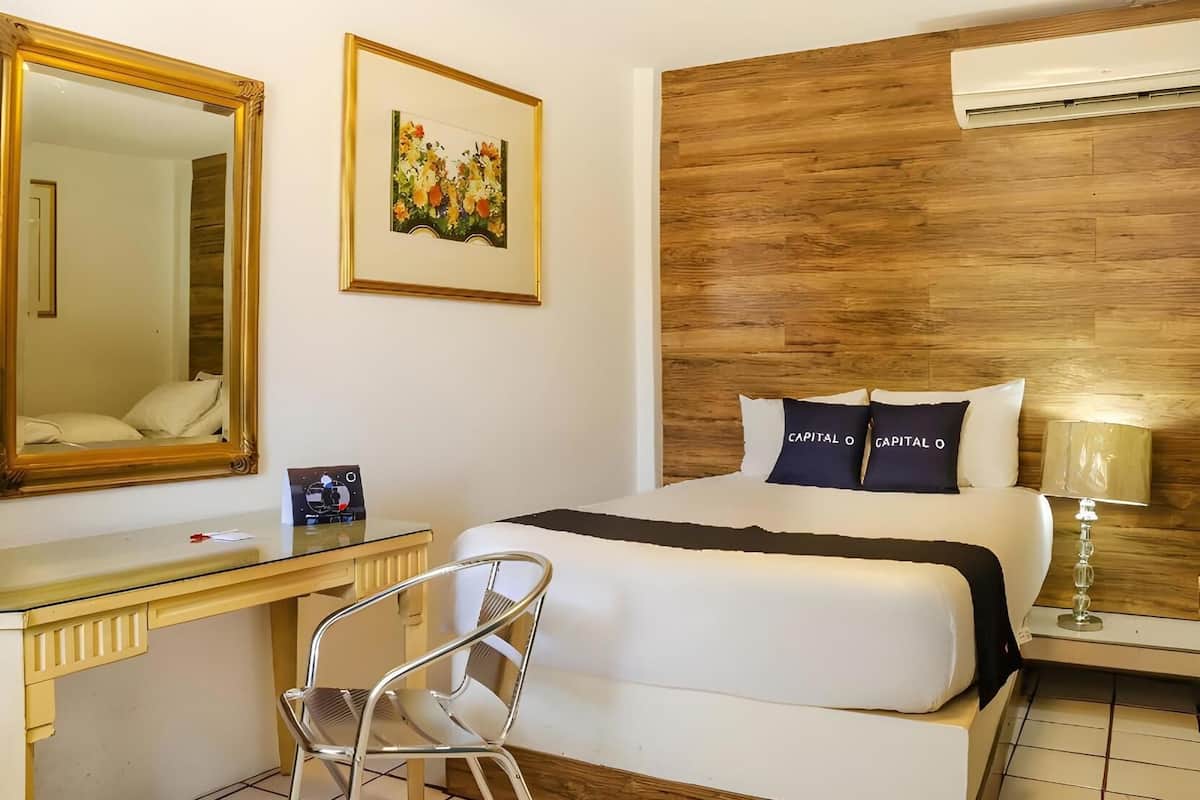 Hypo-allergenic bedding available, soundproofing, WiFi (free)