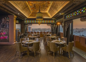 Breakfast, lunch, dinner served; international cuisine  - Bagan King Hotel (Mandalay)