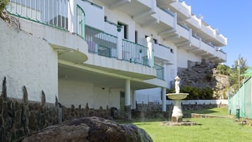 Leilighet, 2 soverom, balkong, delvis sjøutsikt (max 5) | Balkong