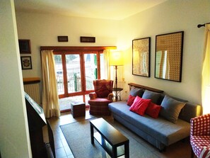 Apartment, 1 Bedroom | Living room