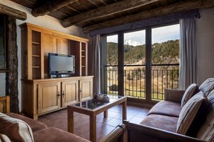 Apartment, 3 Bedrooms (2-8 people, SPA included) | Living room | Flat-screen TV, DVD player