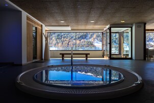 Bañera de hidromasaje interior