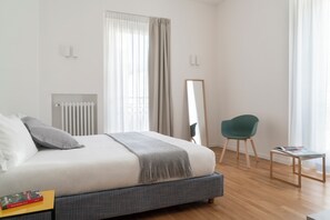 بديكورات فريدة لكل غرفة وطراز فريد لكل وحدة ومكتب ومكواة/لوح كي