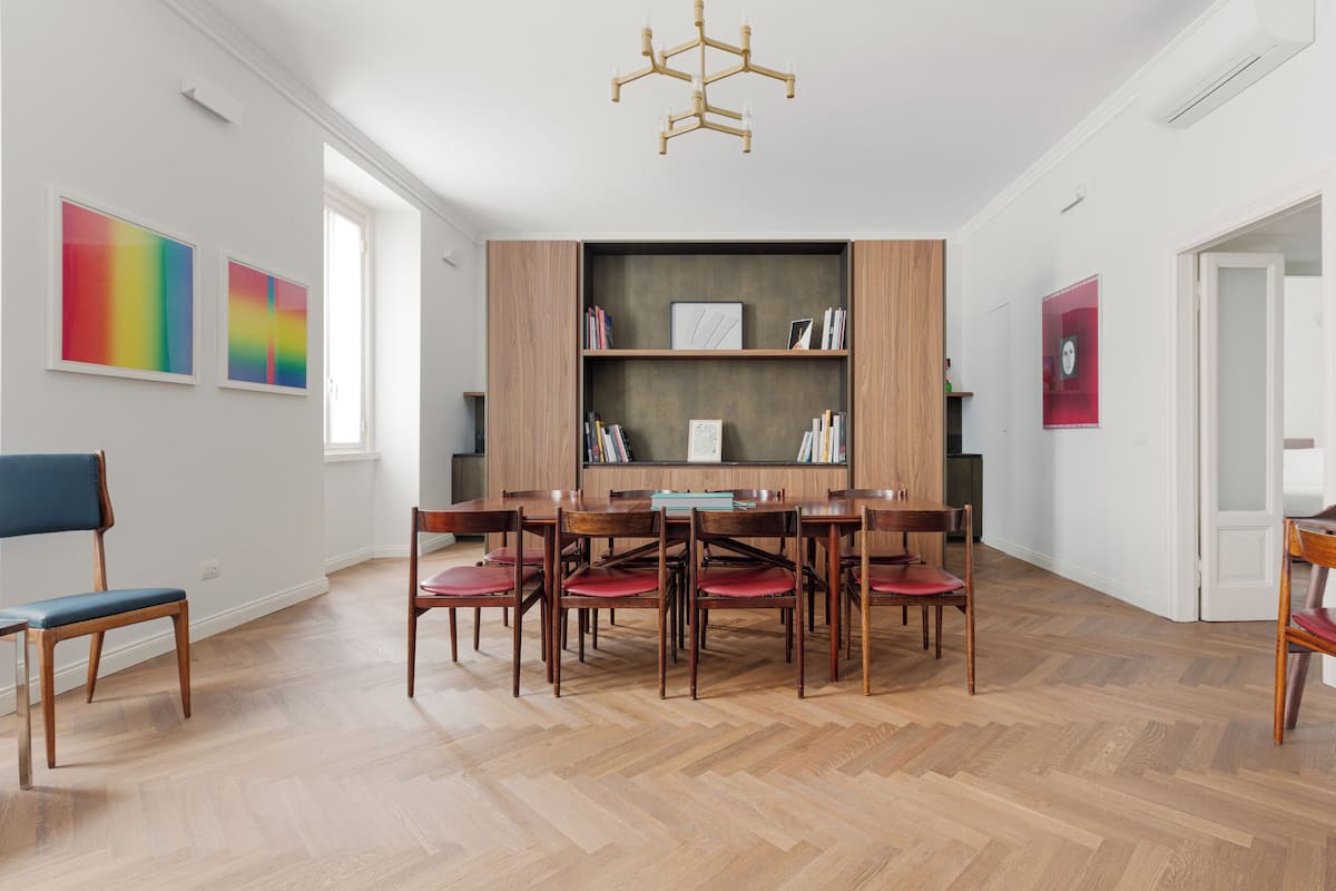 Appartamento con 2 Camere da Letto, Corso Monforte 41 | Woonruimte | Een 40-inch flatscreentelevisie met satellietzenders