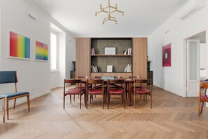 Appartamento con 2 Camere da Letto, Corso Monforte 41 | Wohnbereich