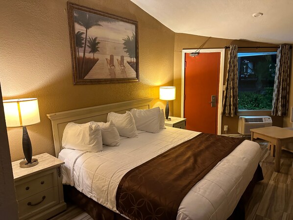 Room, 1 King Bed, Non Smoking | Desk, iron/ironing board, rollaway beds, free WiFi - A-1 Budget Motel (Homestead)