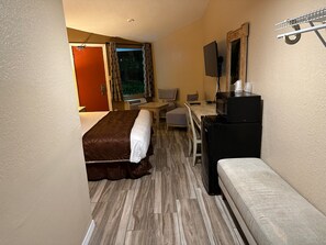 Room, 1 King Bed, Non Smoking | Desk, iron/ironing board, rollaway beds, free WiFi - A-1 Budget Motel (Homestead)