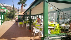 Outdoor dining - Los Veleros (Mogan)