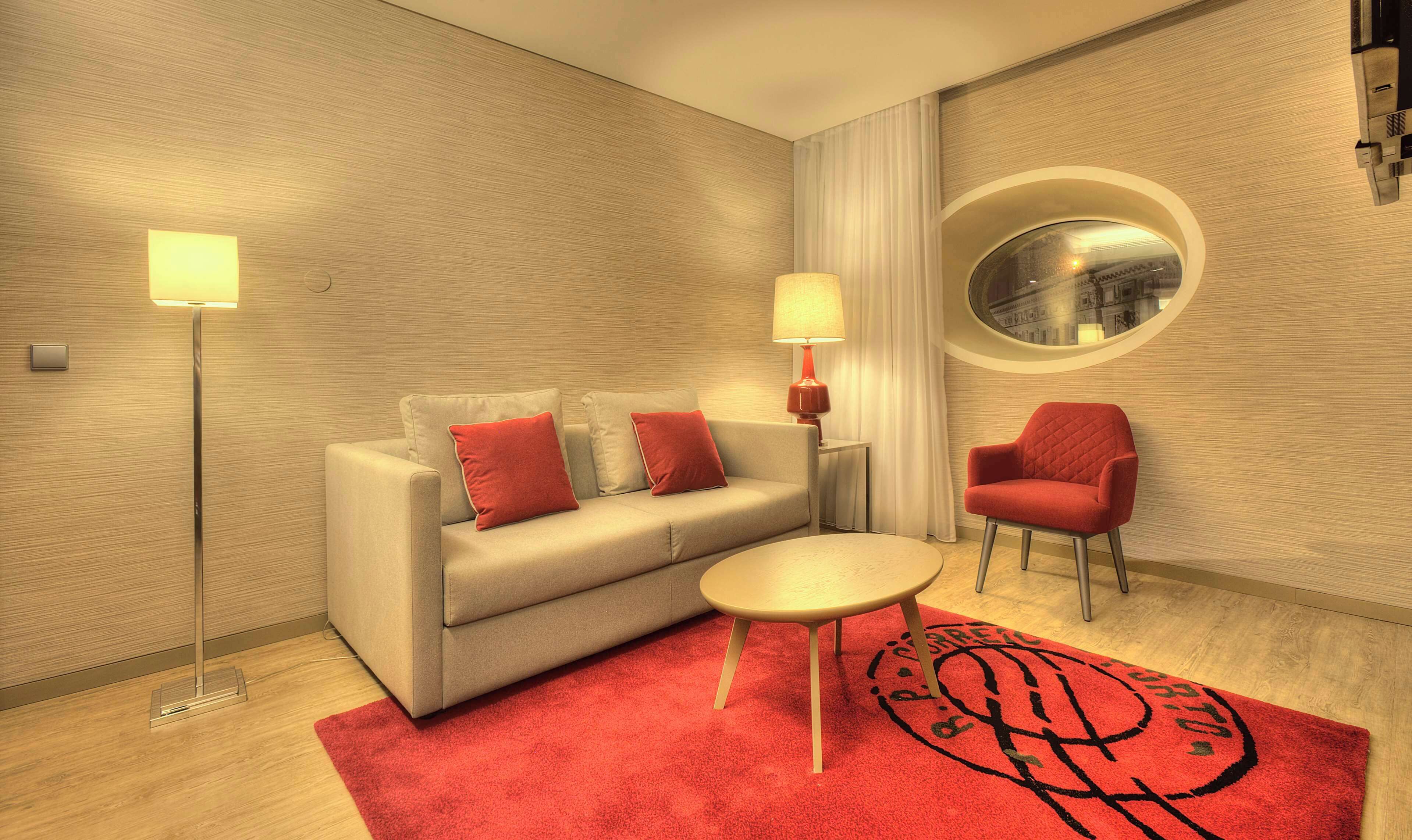 Minibar, in-room safe, desk, soundproofing