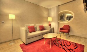 Minibar, in-room safe, desk, soundproofing