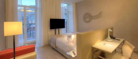 Minibar, in-room safe, desk, soundproofing