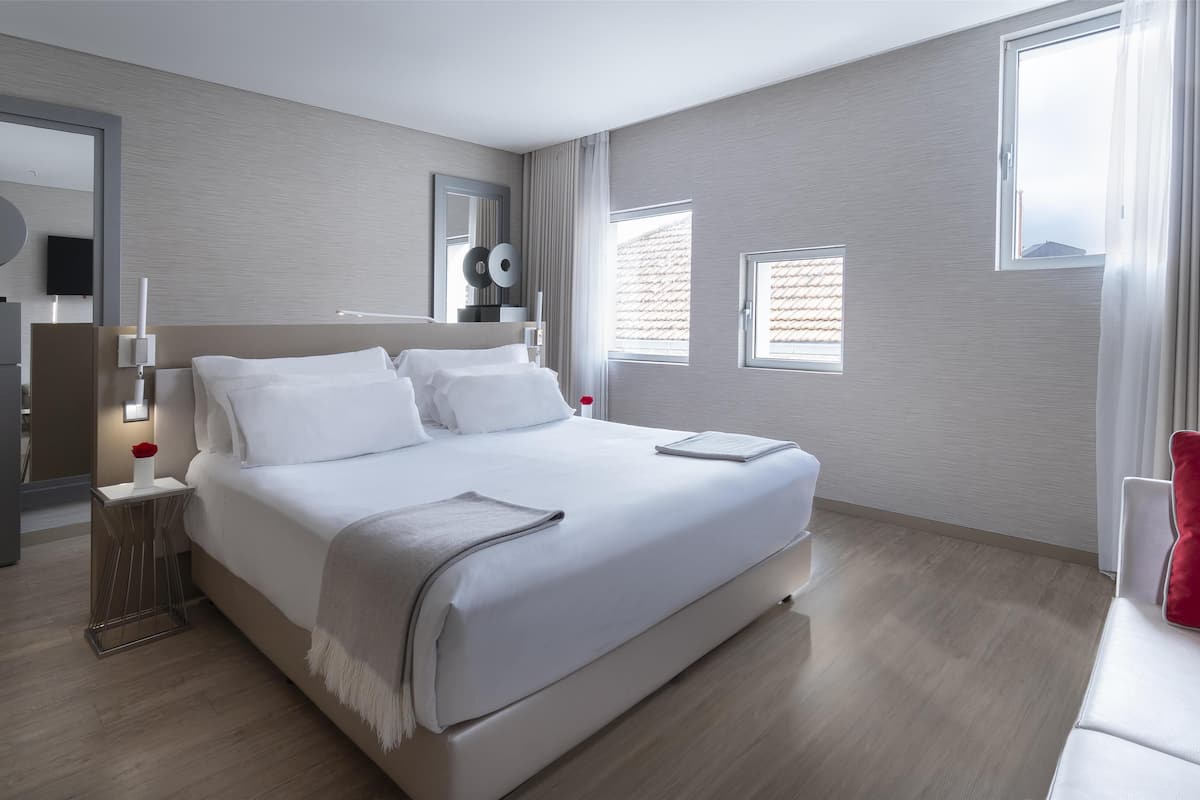 1 bedroom, minibar, in-room safe, desk