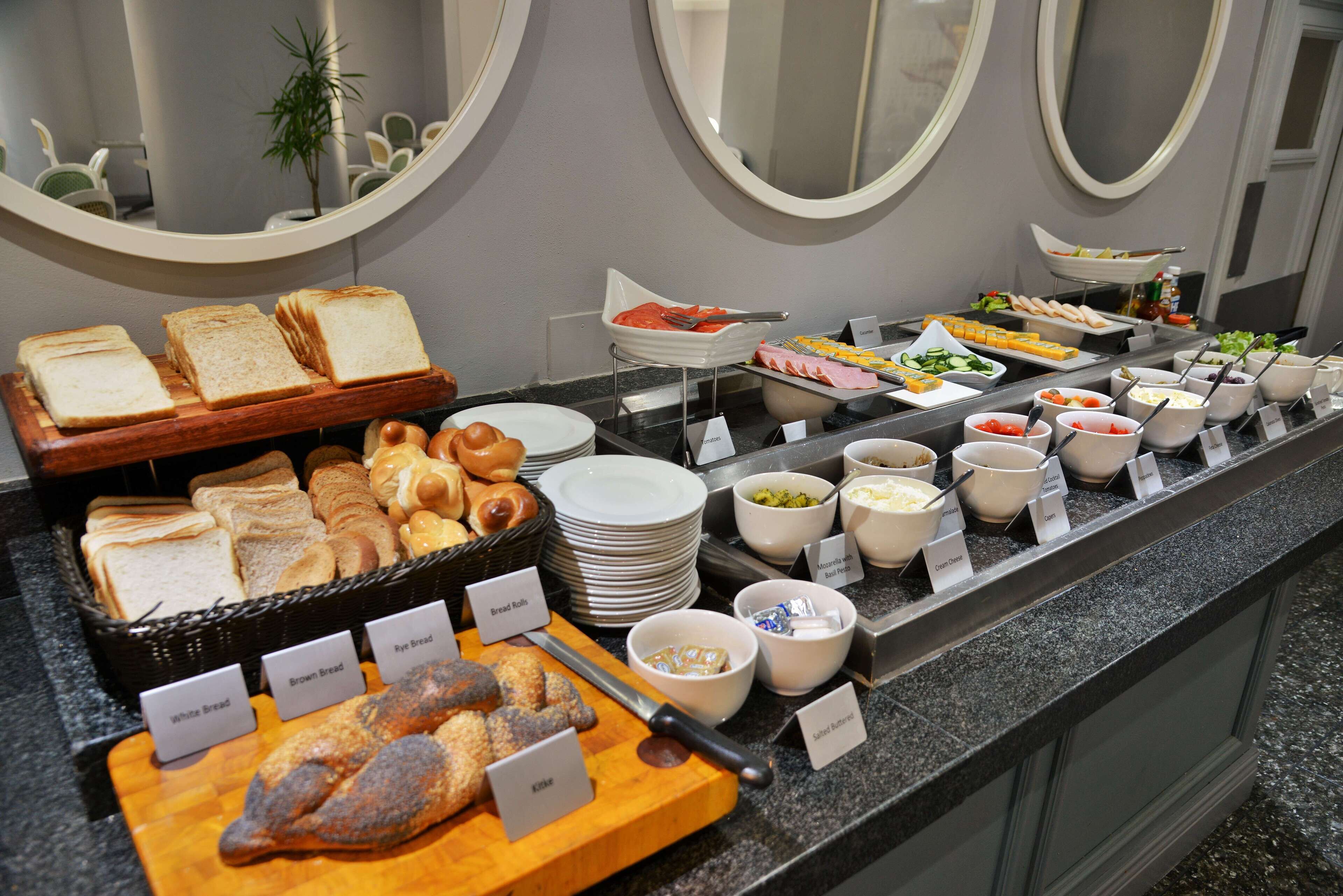 Daily full breakfast (ZAR 195 per person)