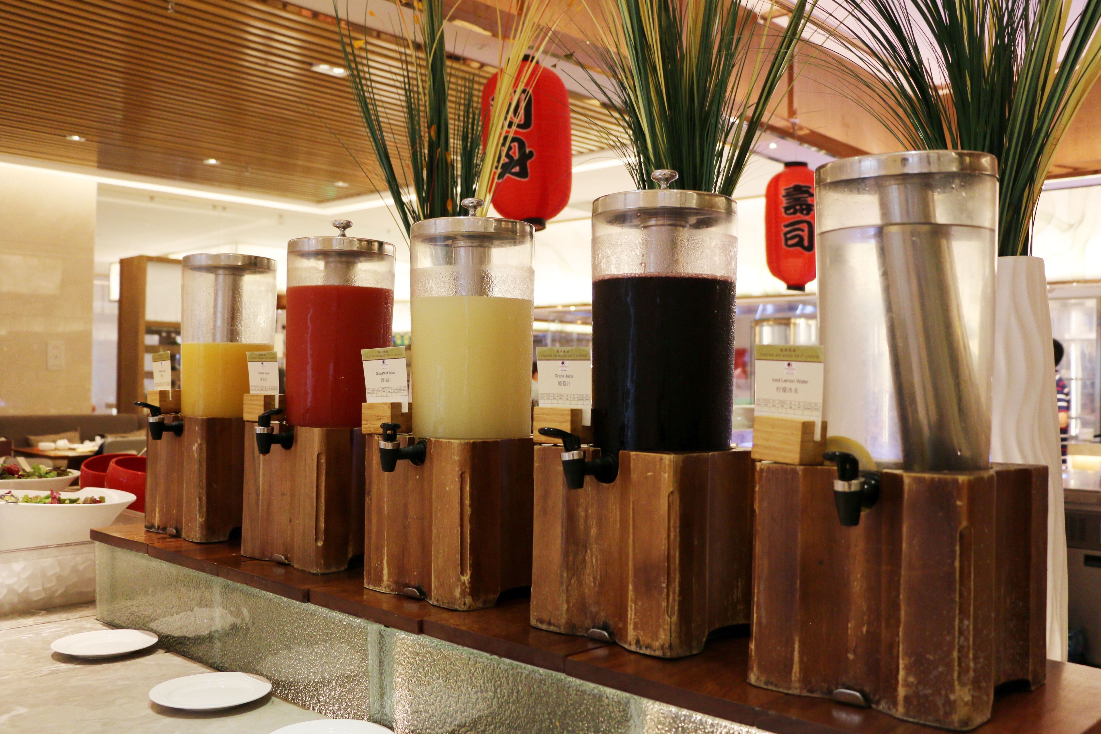 Frühstücksbuffet gegen Gebühr
