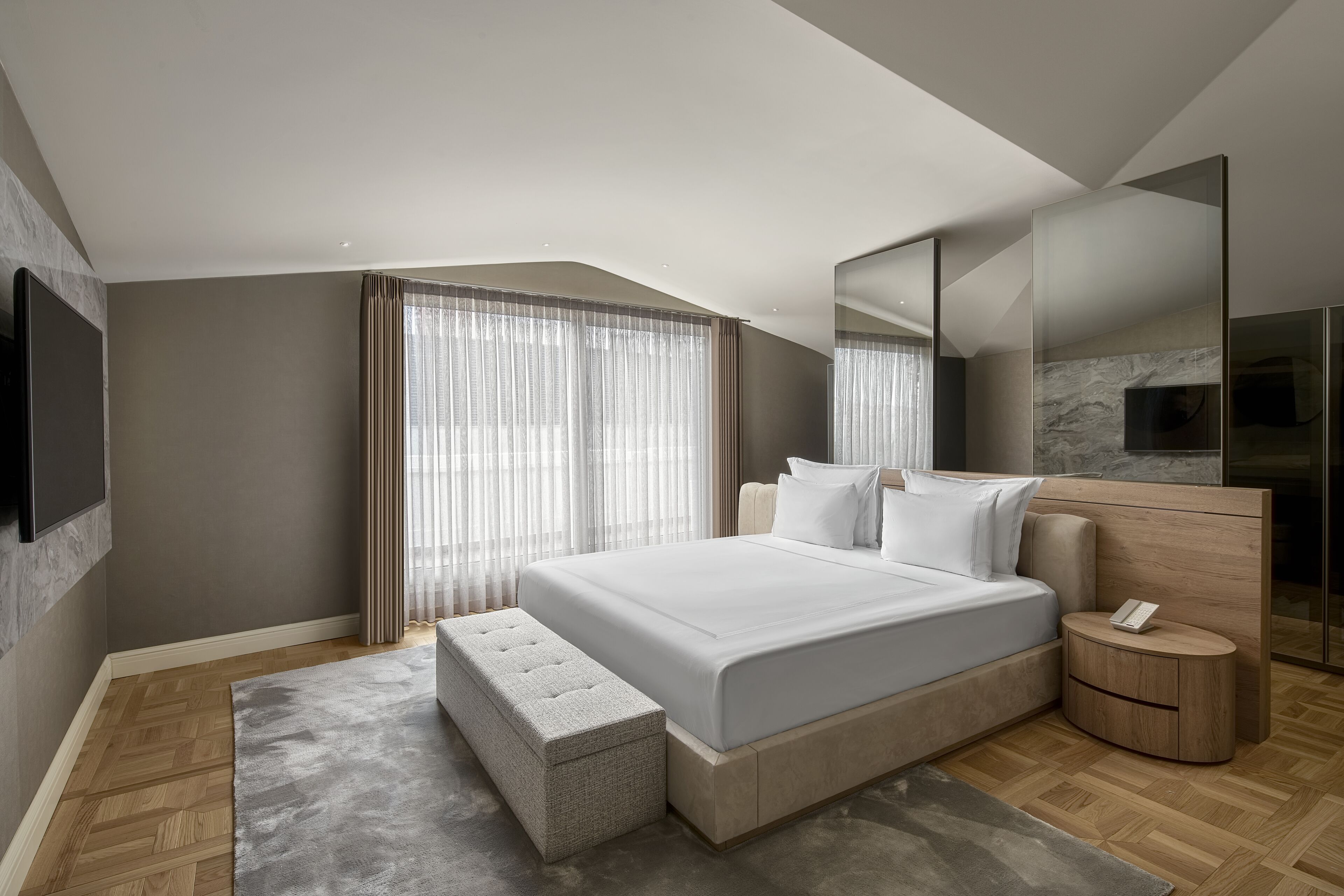 panoramic suite (golden horn, with spa bath) | 1 bedroom, premium bedding, minibar, in-room safe