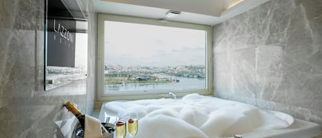 Juniorsvit (Lifestyle, with Spa Bath) | 1 sovrum, sängtillbehör av högsta kvalitet och minibar