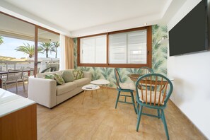 Appartement Deluxe (Tamara piso alto) | Coin séjour | Télévision à écran plat de 22 pouces avec chaînes par satellite