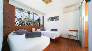 1 bedroom, in-room safe, laptop workspace, blackout drapes