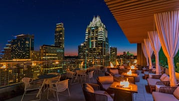 2 barer/lounger, bar på takterrassen och lobbylounge