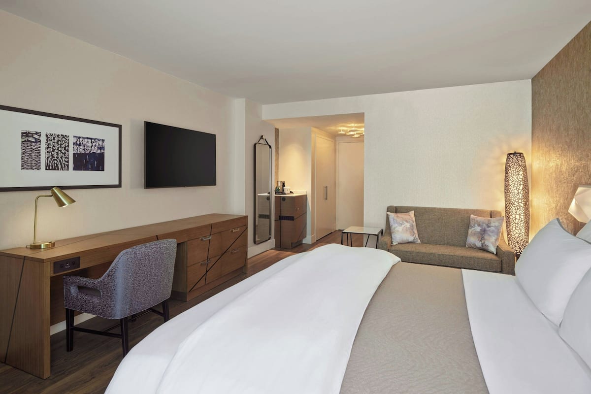 Premium bedding, in-room safe, desk, laptop workspace
