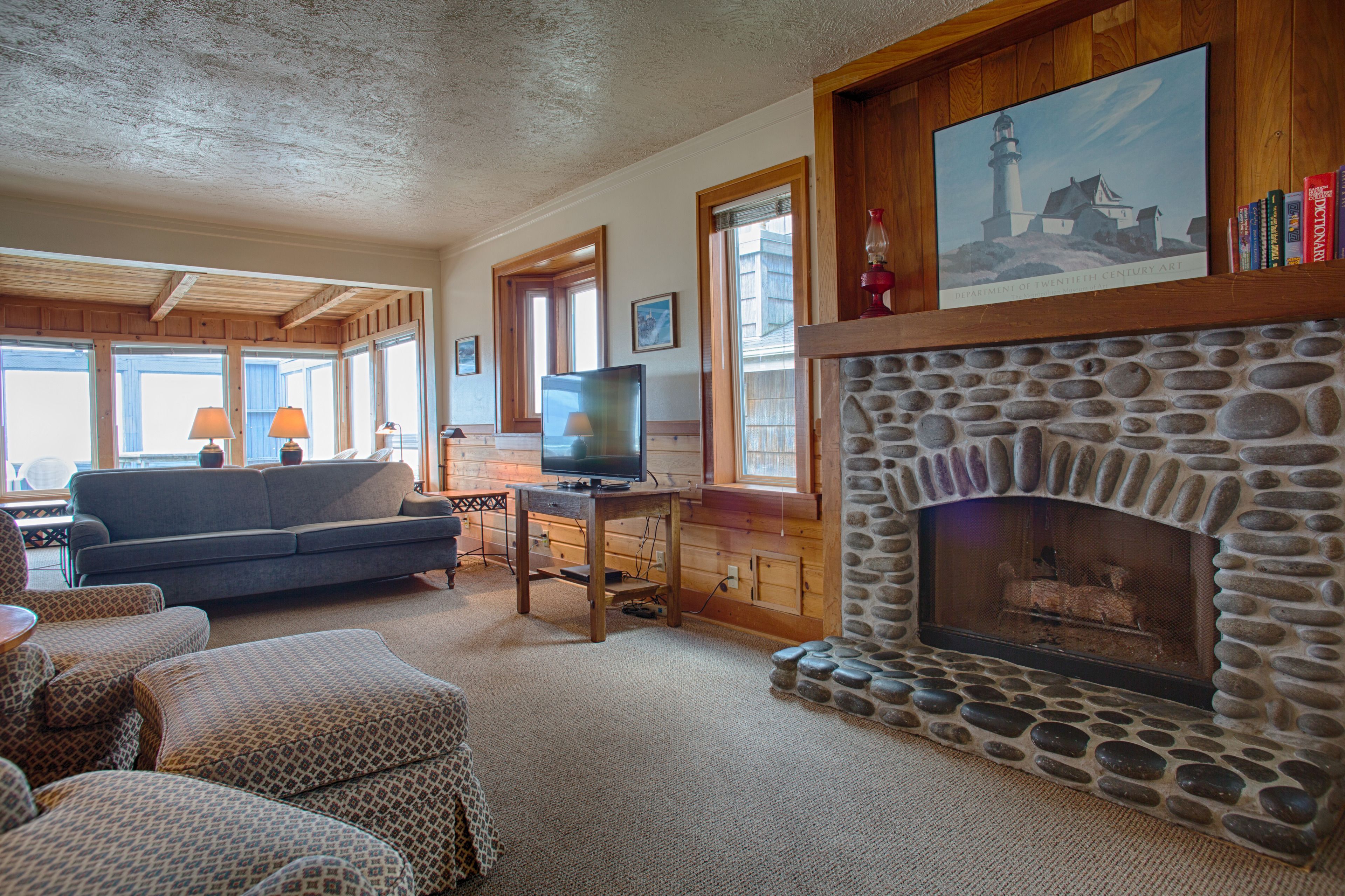 classic cottage, 3 bedrooms, ocean view, oceanfront | living room | flat-screen tv, dvd player