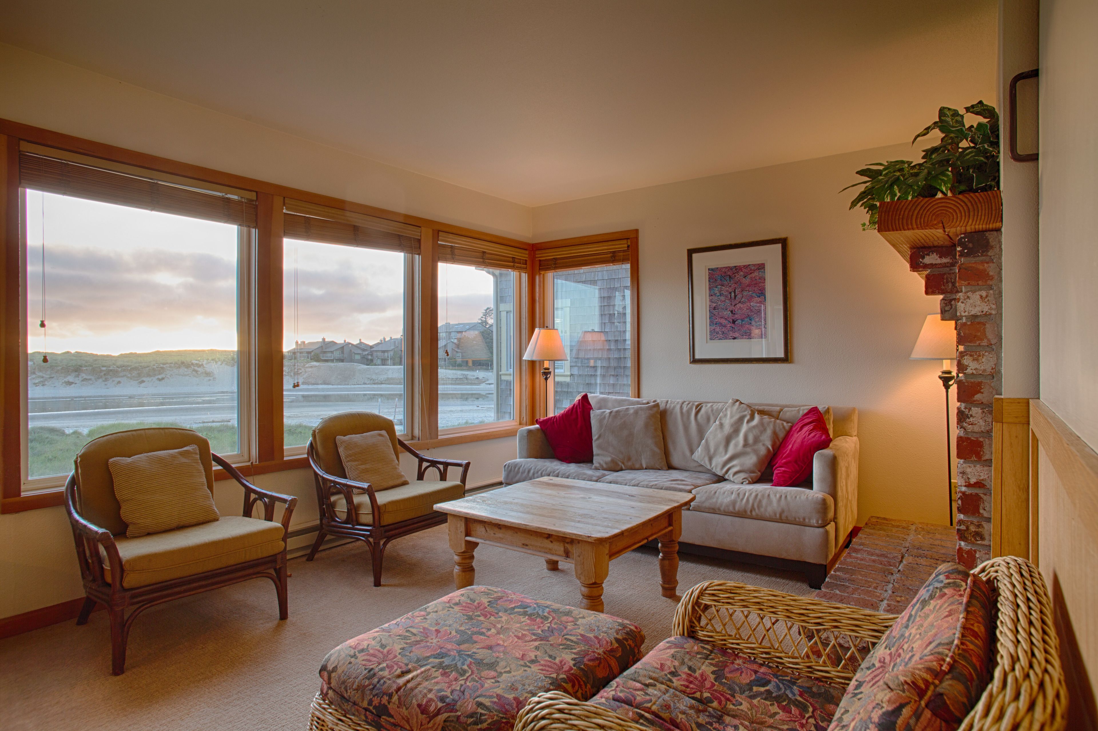 The Waves/The Argonauta Inn/The White Heron Lodge