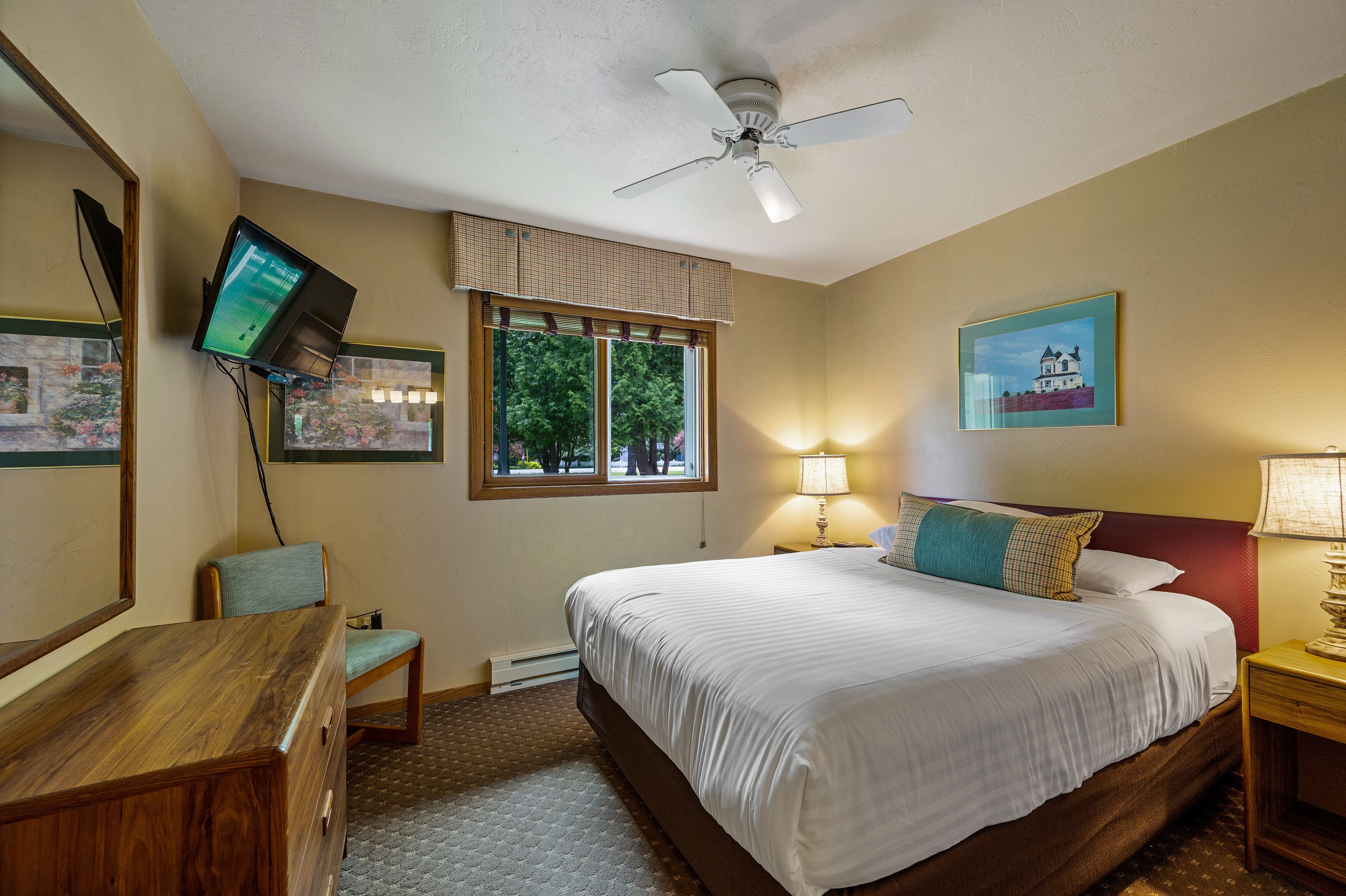 suite, 1 queen bed + sofa bed (no pets) | premium bedding, individually decorated, individually furnished