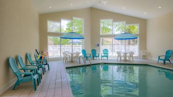 Piscina interna, piscina externa sazonal