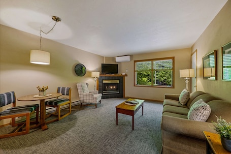 Suite, 1 Queen Bed + Sofa Bed (No Pets) | Premium bedding, individually decorated, individually furnished. Somerset Inn & Suites