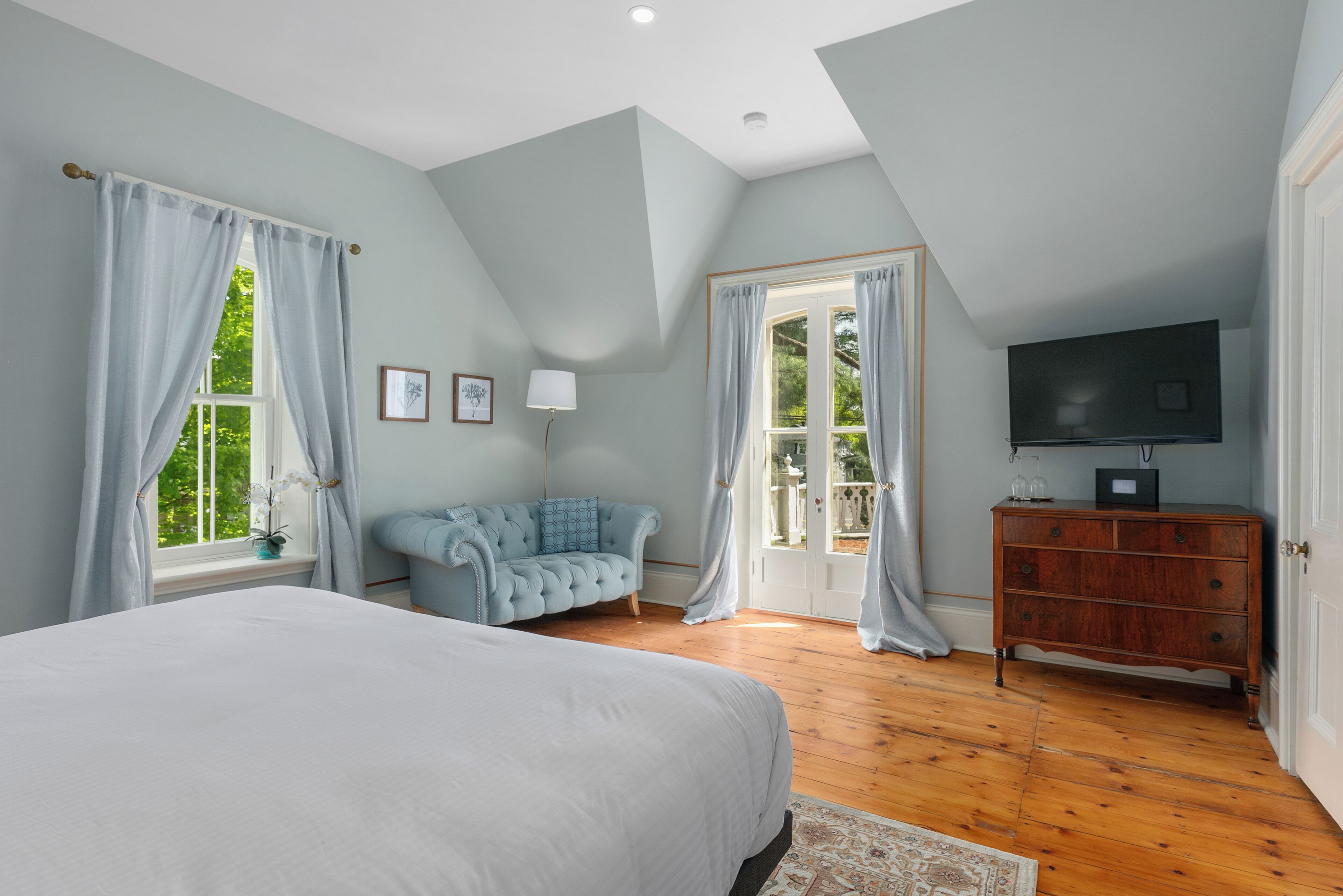 Superior Room, 1 King Bed (N°3) | Individually decorated, individually furnished, free WiFi, bed sheets