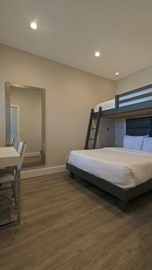 Appart'hôtel, vue piscine | Décoration personnalisée, ameublement personnalisé
