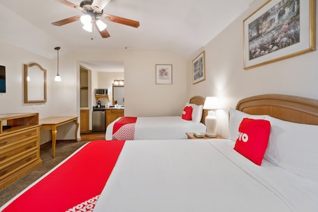 Room, 2 Double Beds. Hotel Kenedy Downtown - US 181