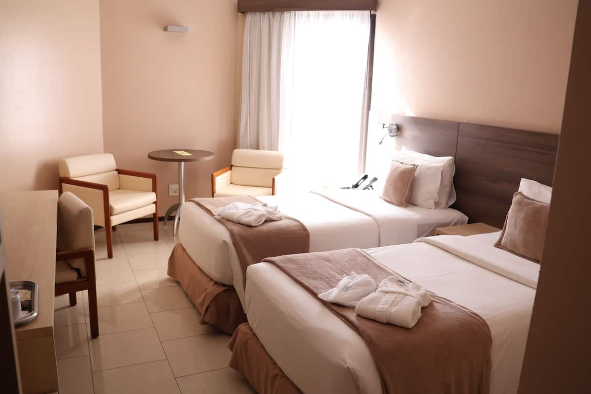 Executive Twin Room, 2 Twin Beds | 1 bedroom, minibar, in-room safe, blackout drapes