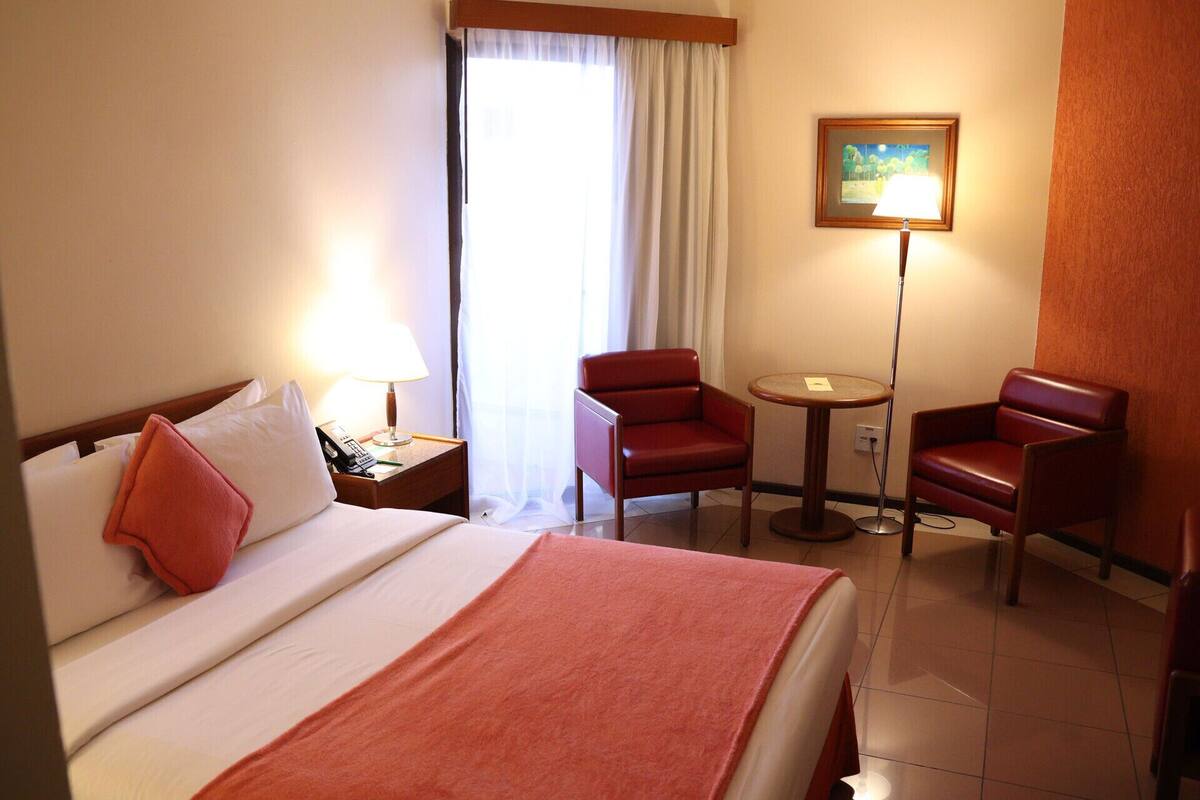 1 bedroom, down duvets, minibar, in-room safe