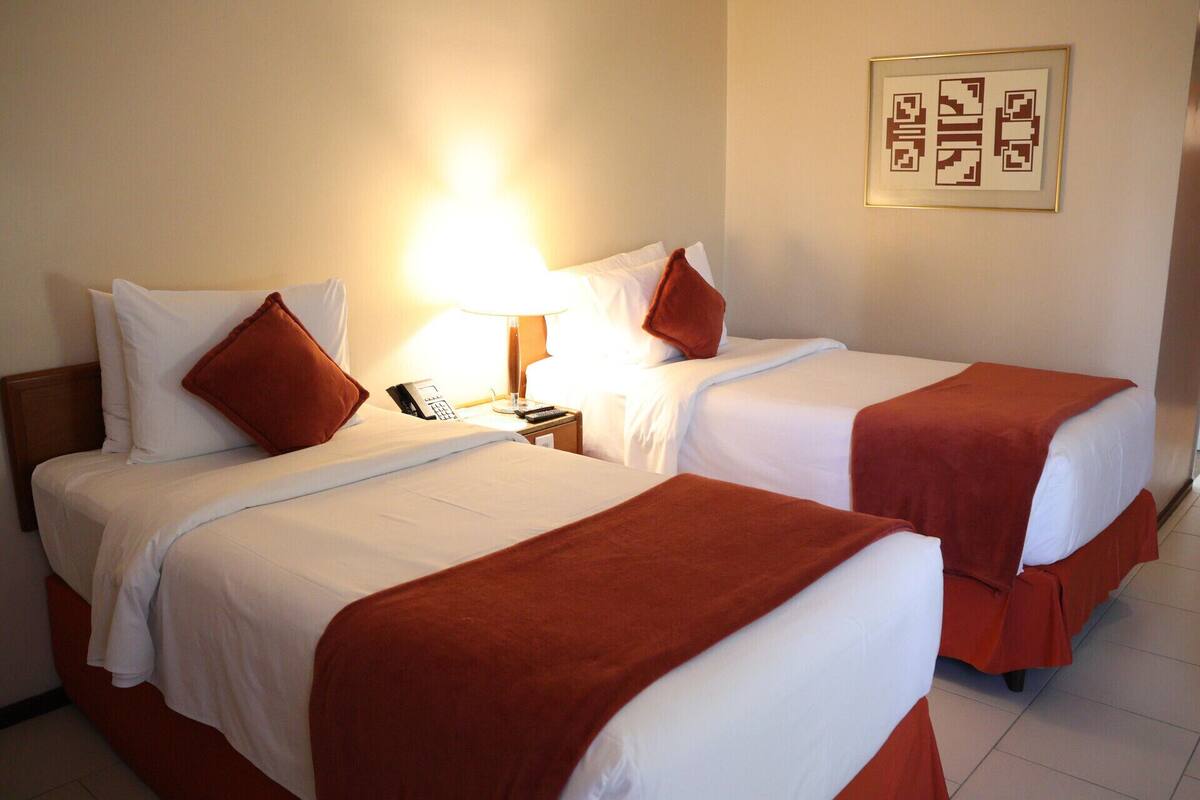 1 bedroom, down duvets, minibar, in-room safe
