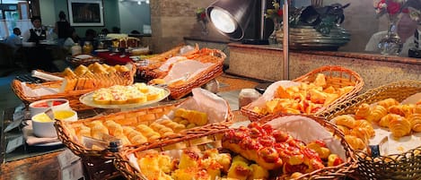 Petit déjeuner continental compris tous les jours