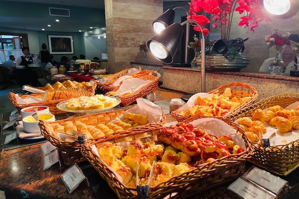 Bao gồm bữa sáng kiểu Âu hàng ngày