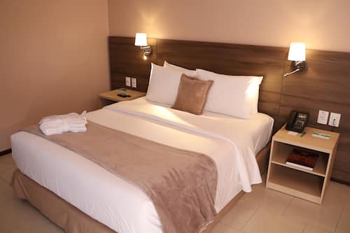 Quarto executivo, 1 cama de casal | Frigobar, cofres nos quartos, cortinas blackout, quartos à prova de som