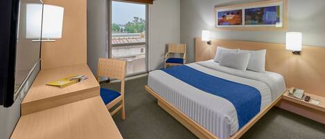 Coffre-fort, bureau, fer et planche Ă repasser, accĂšs au Wi-Fi (inclus)