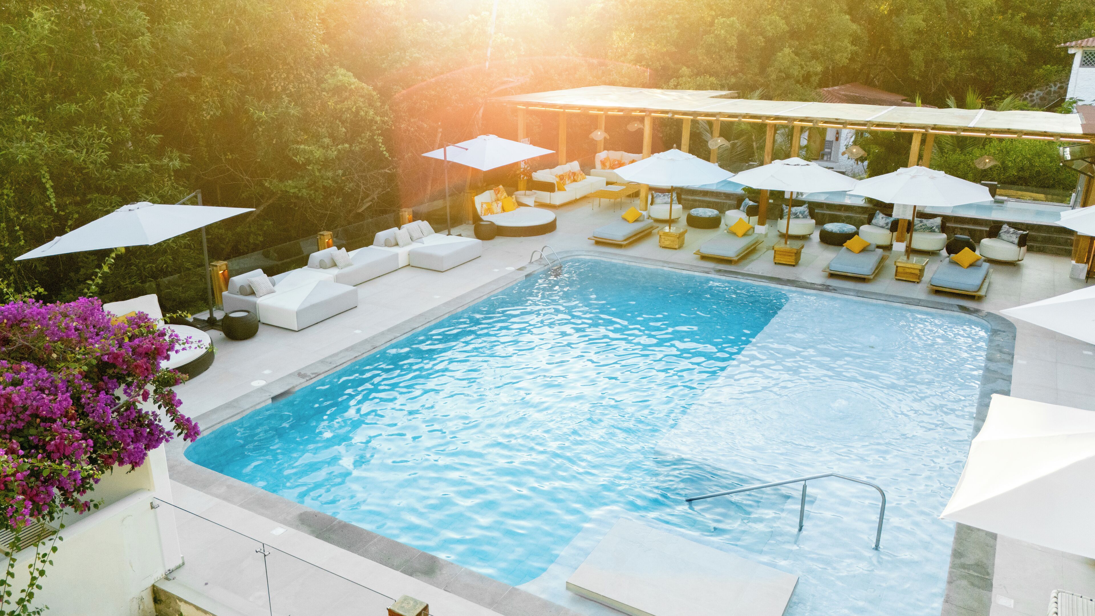 outdoor pool, pool loungers