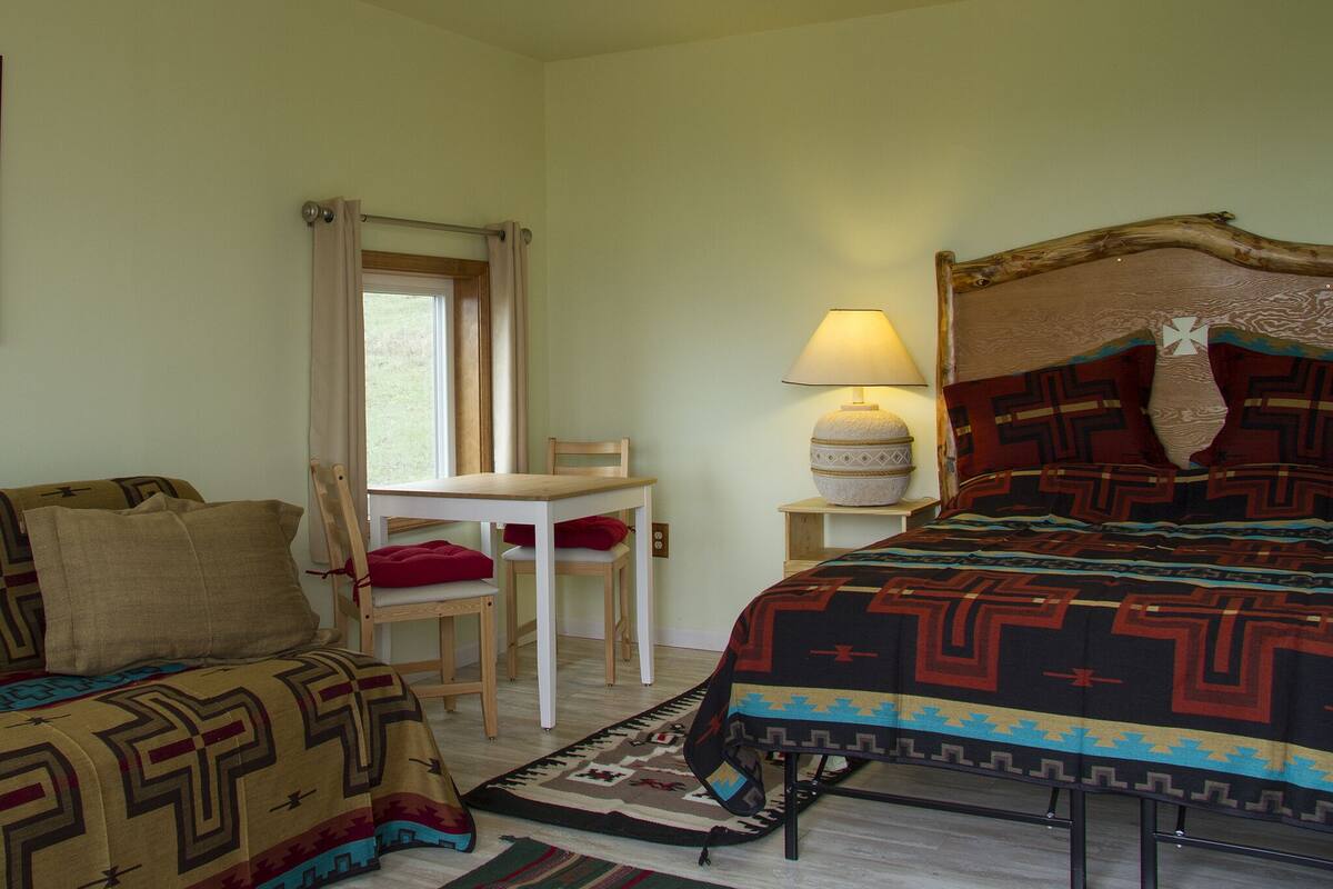 Traditional Cabin, Private Bathroom (Bear-Cabin #1)