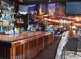 Bar (en la propiedad)