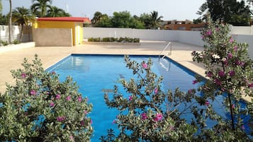 2 piscinas externas