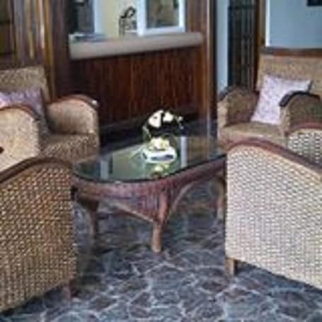 Zona de estar del vestíbulo. Arecibo Inn