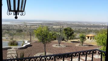 Family Villa, 4 Bedrooms | Balcony
