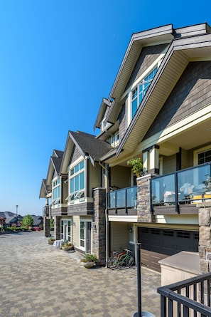 Front of property - Brookside Inn Boutique Hotel (Abbotsford)